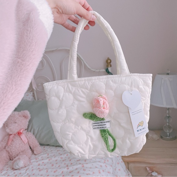 Puffed Quilted Bag with Tulip Flower - Picture 2 of 7